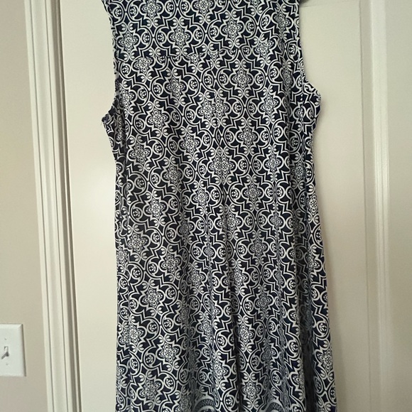 New Directions sleeveless dress. - Picture 2 of 3